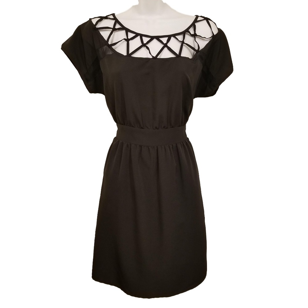 SILENCE+NOISE Lattice Neckline Tunic Top Size M